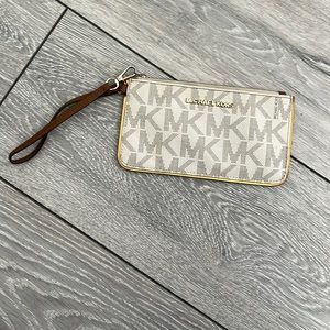 Michael Kors Wristlet